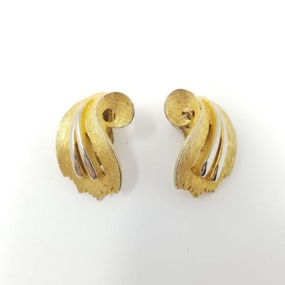 Vintage Jewelry - Vintage Gold Tone Clip On Earrings, Retro Mid-century Style, Estate